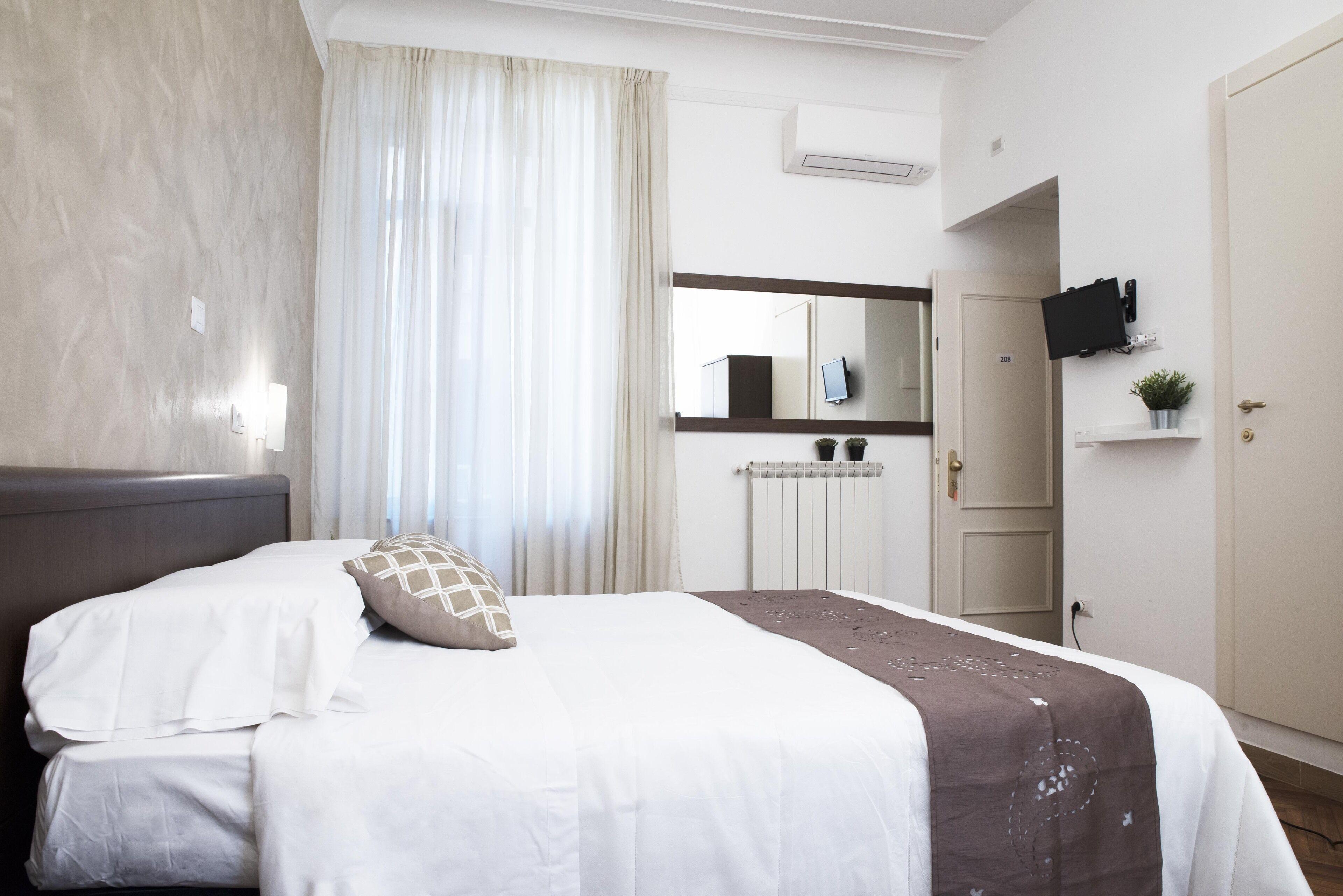 Hotel Capri — Photos 1